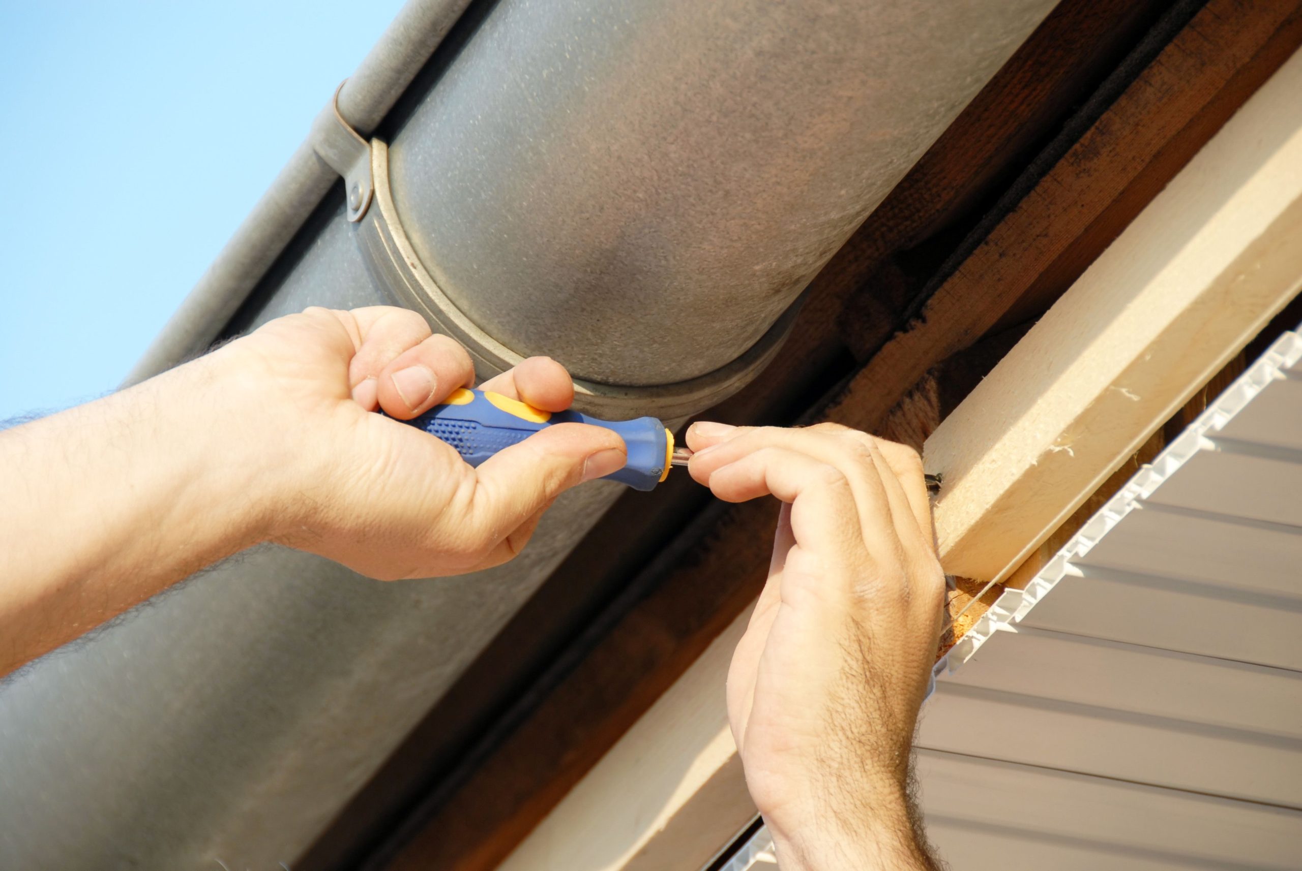 Proper Guttering Installation in Philadelphia Saves Money